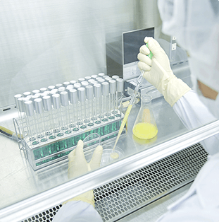 Nghiên cứu trong phòng lab