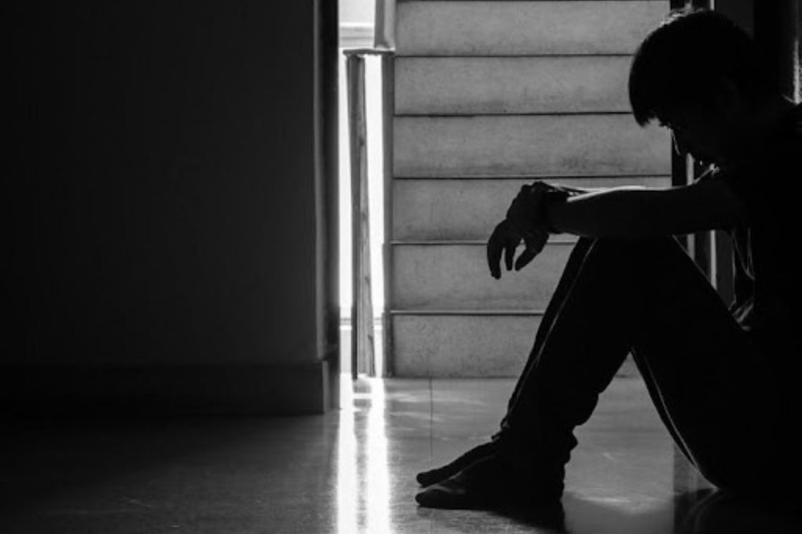 roi-loan-cang-thang-sau-sang-chan