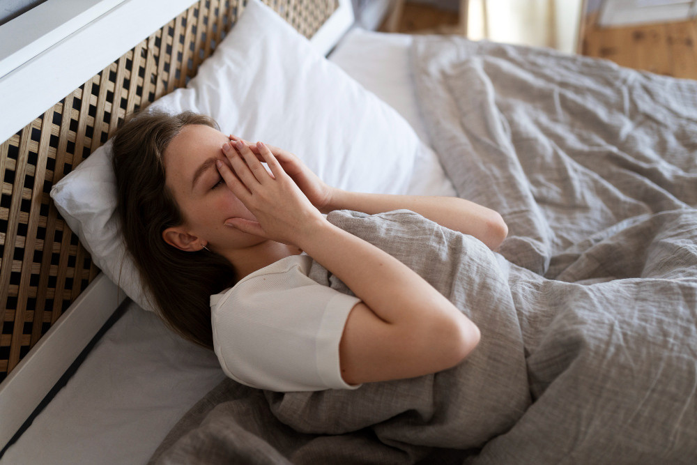 Giải mã mối quan hệ giữa stress và giấc ngủ: Tại sao bạn càng căng thẳng càng khó ngủ?